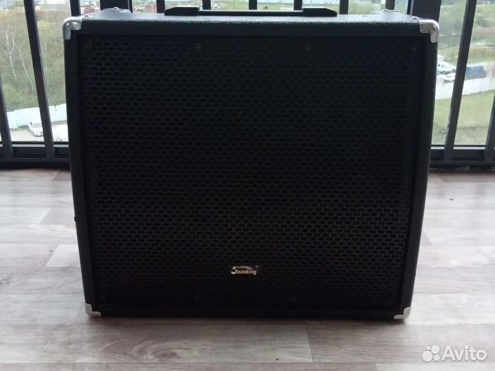 Усилитель для бас гитары