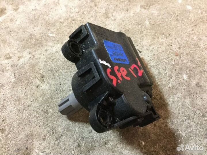 Моторчик заслонки отопителя Hyundai Santa Fe 2012