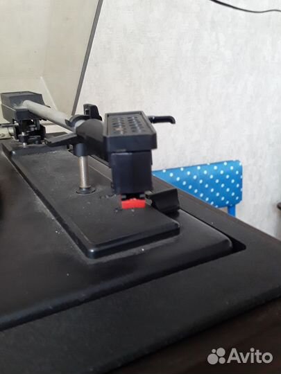 Проигрыватель виниловых пластинок