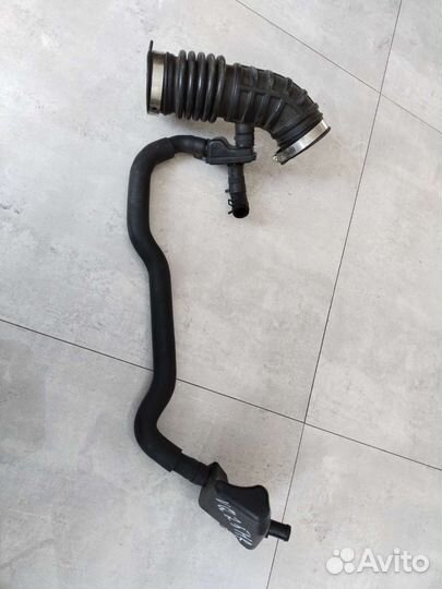 Патрубок воздушного фильтра Infiniti g25 vq25hr