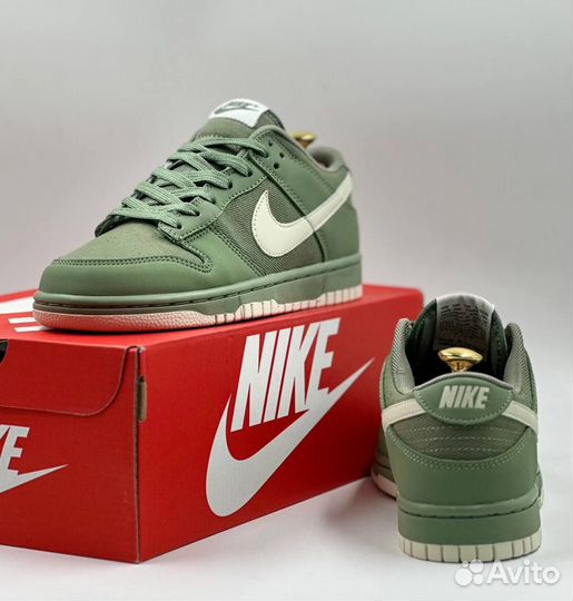 Кроссовки женские Nike SB Dunk Low