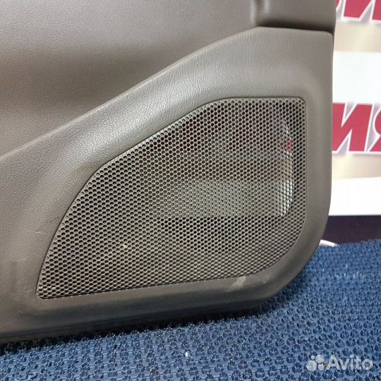 Обшивка двери передняя левая Mitsubishi Pajero