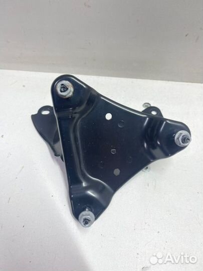 Кронштейн блока слепых зон задний Toyota Land