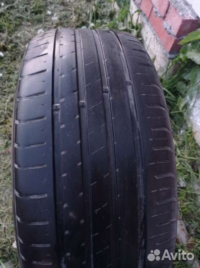 Kumho Ecsta HS51 215/55 R16 93V