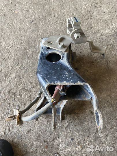 Подушка двигателя задняя Nissan Murano Z50