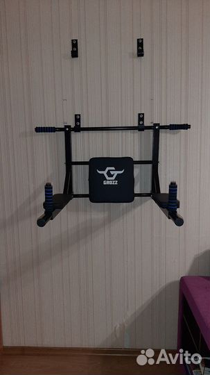 Турник настенный