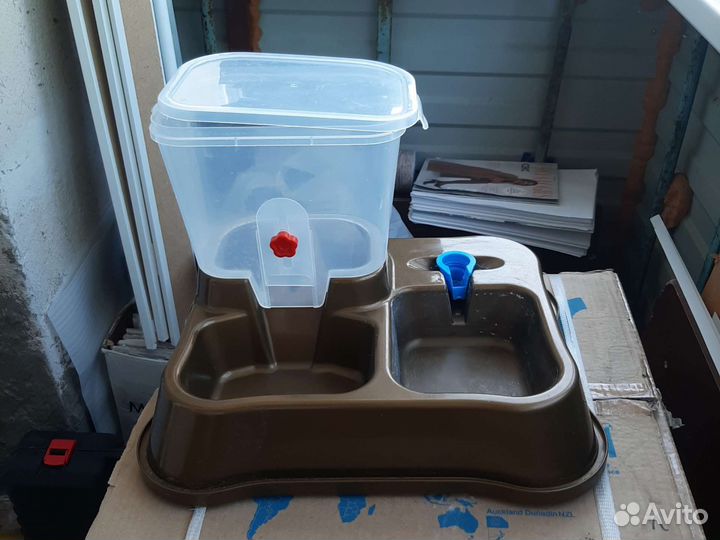 Автокормушка для кошек и собак