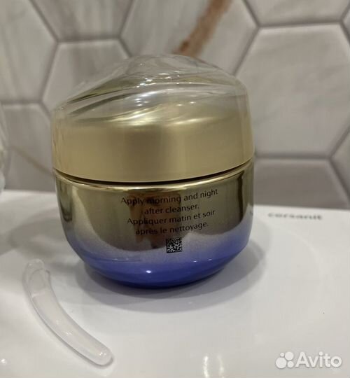 Крем для лица Shiseido Vital Perfection Uplifting