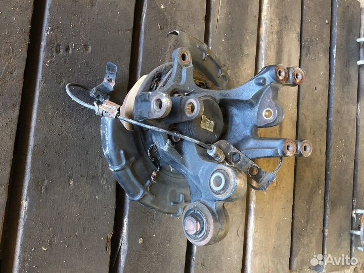 Кулак задний левый 2WD Kia Sportage III. IX35