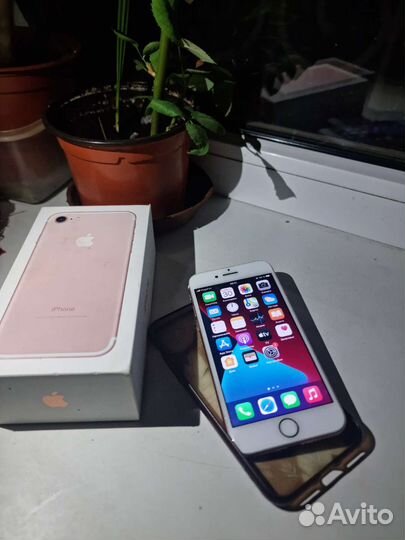 Телефон iPhone 7