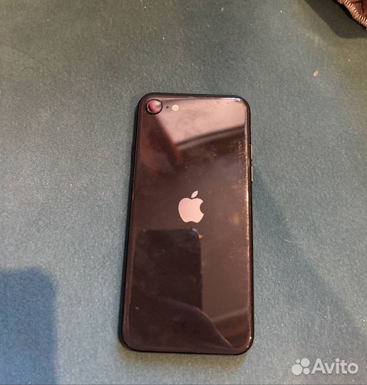 Телефон iPhone SE