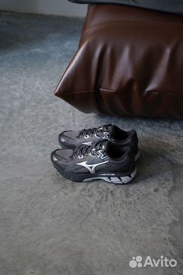 Кроссовки Mizuno