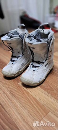 Сноубордические ботинки размер 42-43