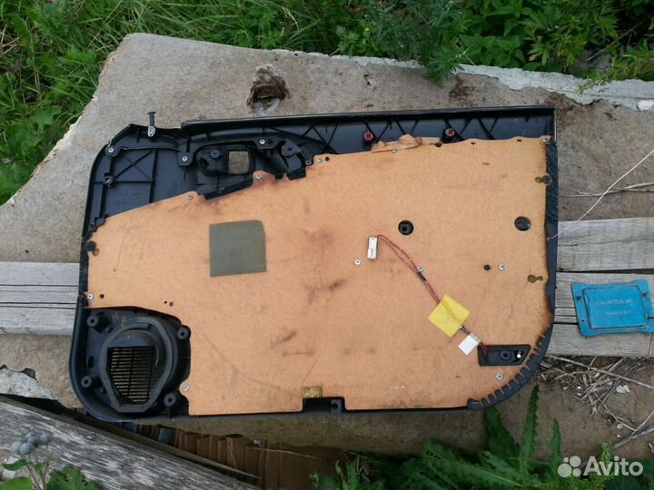 Обшивка левой передней двери тойота корона калдина