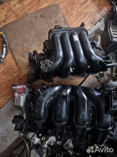 Коллектор впускной Ford C-Max 1 2.0 2006