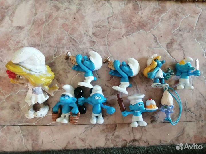 Много Игрушек из киндера и не только