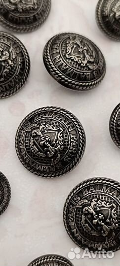 Пуговицы бренд