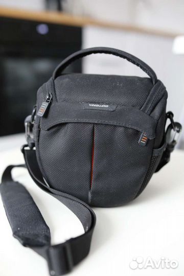 Зеркальный фотоаппарат Canon 550d