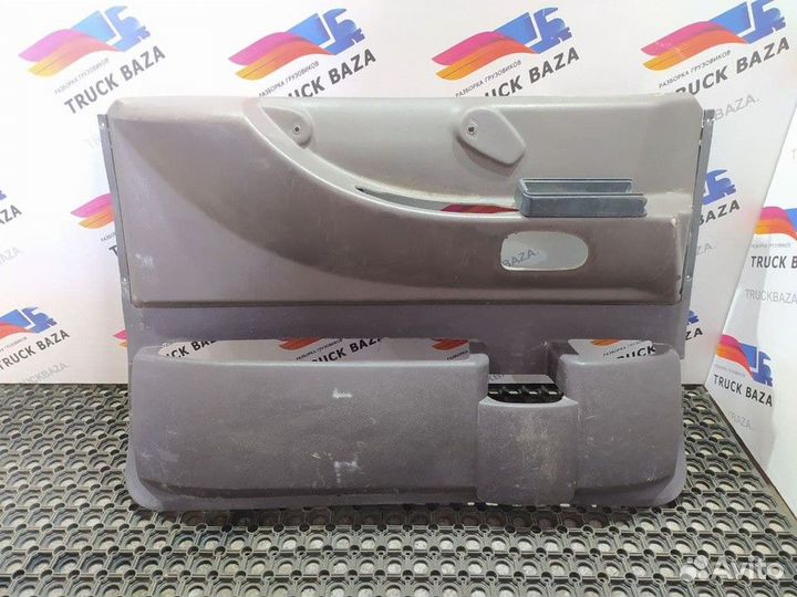 Обшивка двери левая Renault Magnum