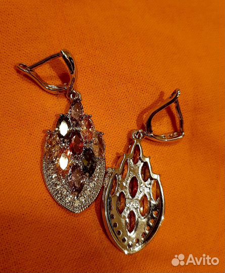 Серьги посеребряные и серьги кисточки