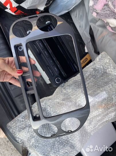 Авто магнитола штатная на тигуан