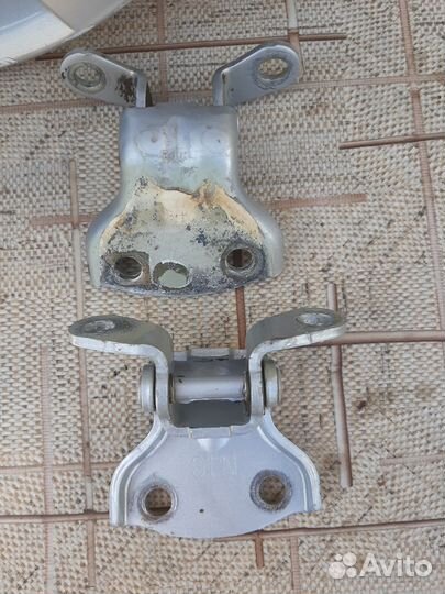 Петли задней левой двери Шевроле Лачети хэтчбек