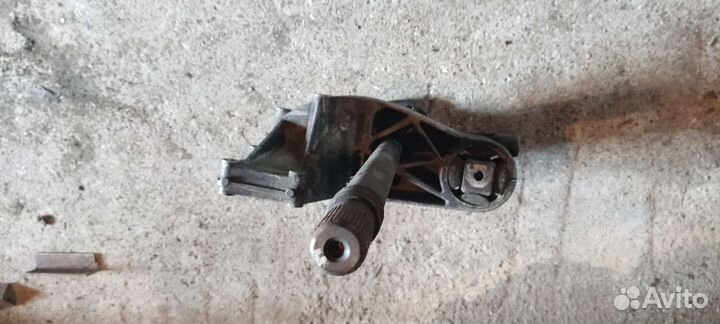 Полуось с кронштейном, мв Вито 2.2,638к