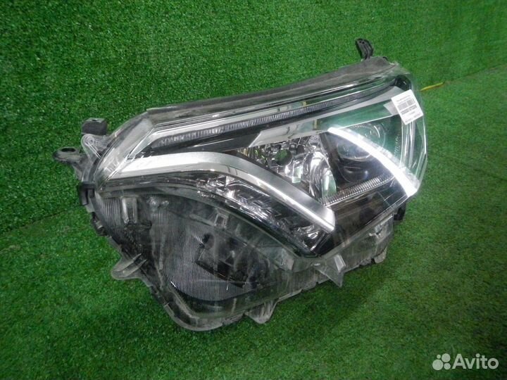 Фара левая Toyota RAV4