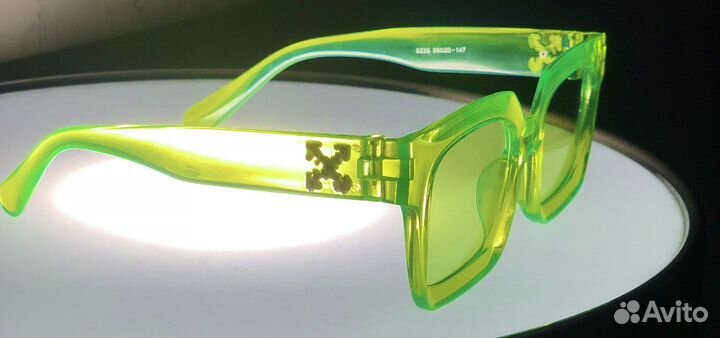 Off-White очки солнцезащитные зеленые