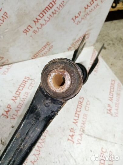 Рычаг подвески нижний передний правый Mazda 3 BK