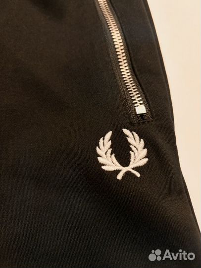 Спортивные штаны Fred Perry