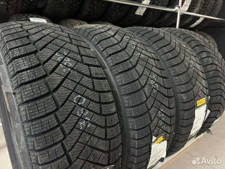 Pirelli Ice Zero FR 235/45 R18 128