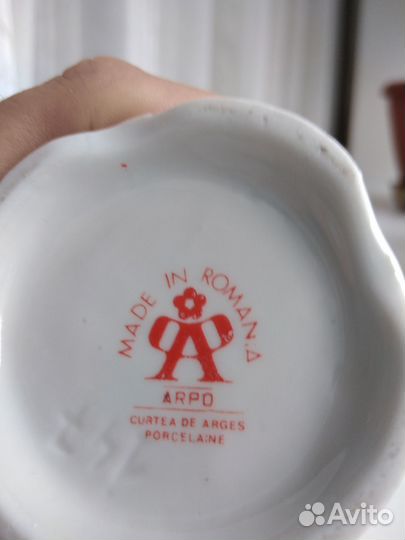 Фарфоровые вазы для цветов