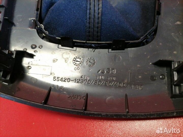 Накладка кулисы кпп Toyota Corolla ZRE151L 1ZR-FE