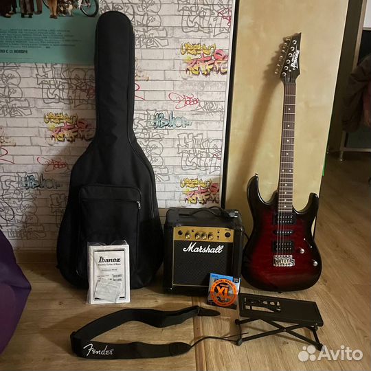 Электрогитара + комбик ibanez + marshall MG10G