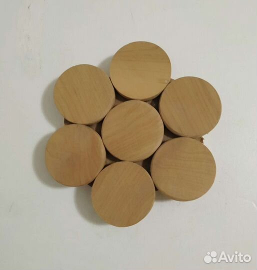 Подставка для кружек, изделия из можжевельника