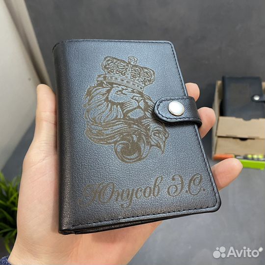 Обложка с гравировкой для документов