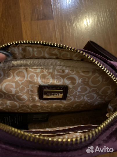 Бархатная сумка Guess