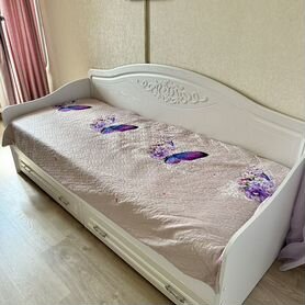Детская кровать с ящиками и матрасом