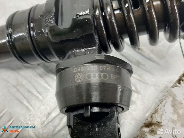 Форсунка Volkswagen Polo 4 2004 038130073AG