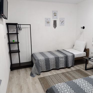 Комната 33 м² в 2-к., 1/2 эт.