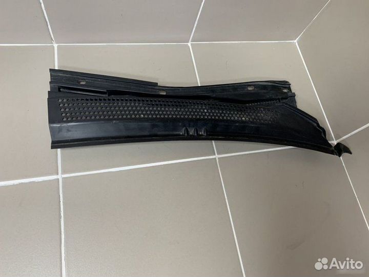 Решетка стеклоочистителя Mitsubishi L200