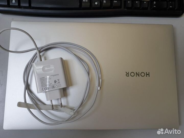 Ноутбук Honor MagicBook Pro HBB-WAH9phnl