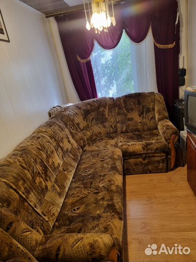 Продам угловой диван бу