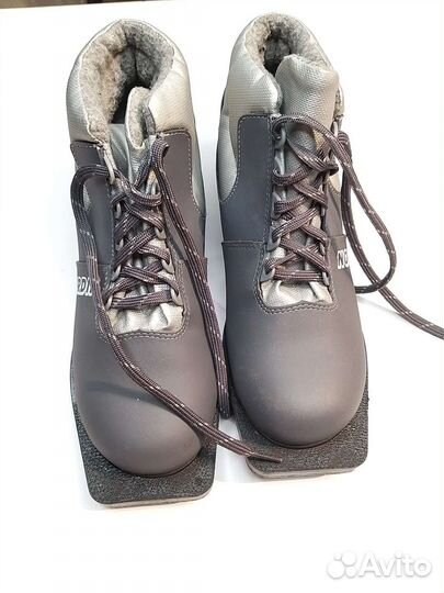 Лыжные ботинки 39 размер