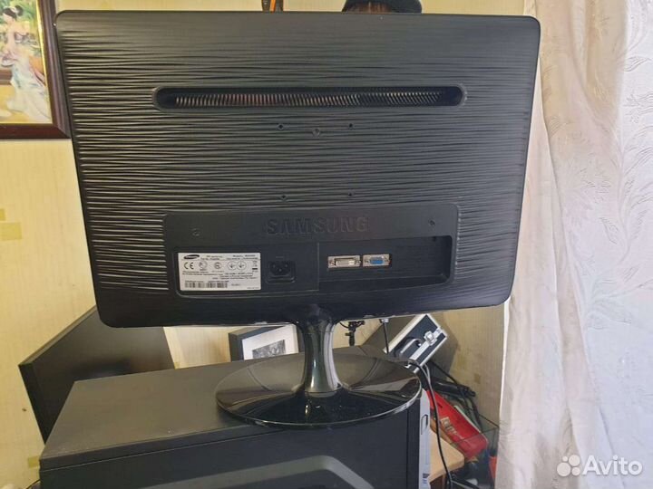 Монитор samsung 22 дюйма 8 штук