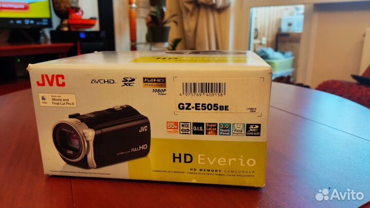Видеокамера JVC Everio GZ -E505be новая