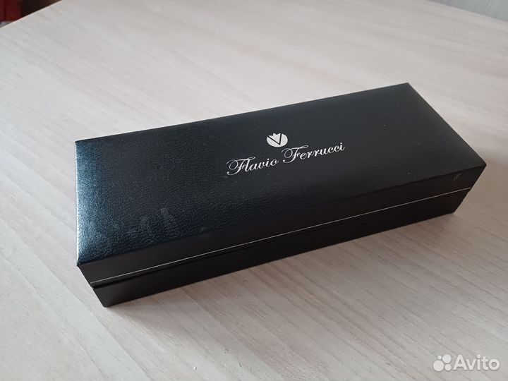 Ручка шариковая подарочная