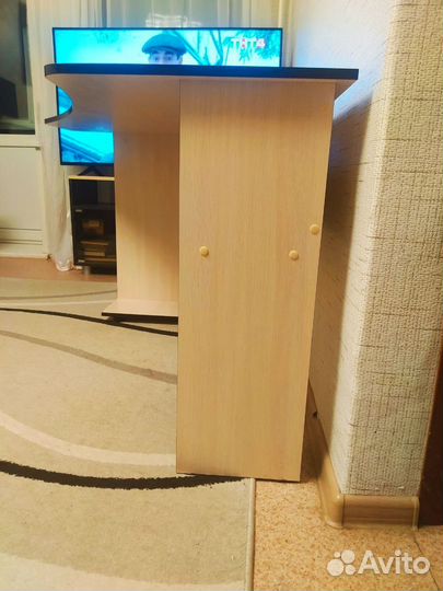 Угловой капютерный стол