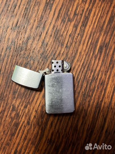 Зажигалка бензиновая Zippo 05